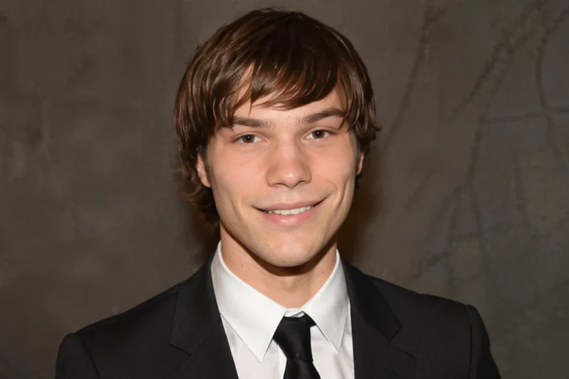 Roman Krause Biography: Peter Krause’s Private Son